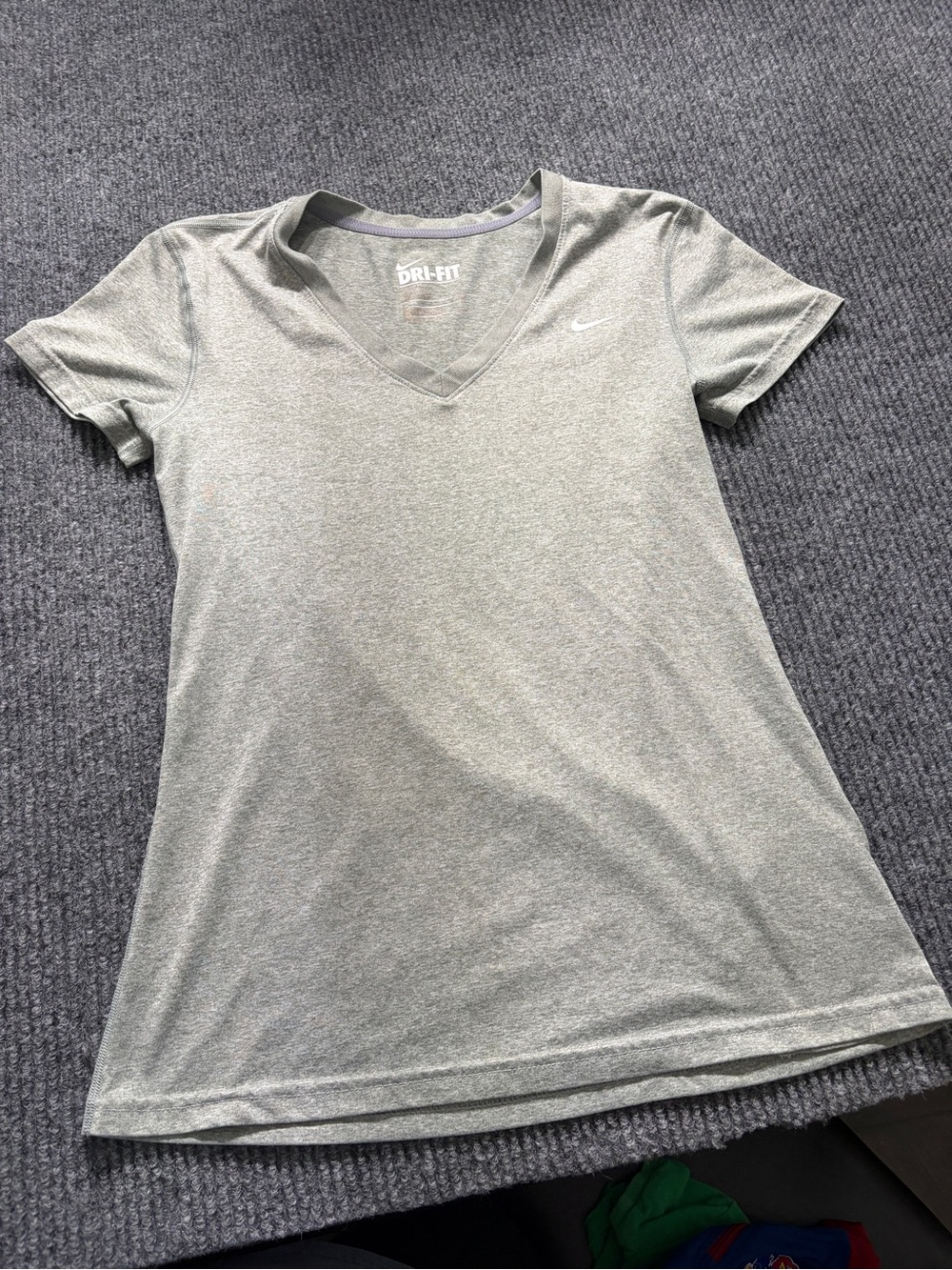 Nike Women's Gray V-Neck Dri-FIT Short Sleeve Tee Small